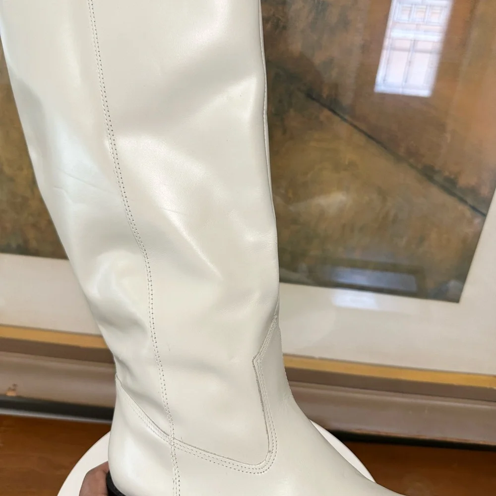 🌸VINCE CAMUTO 🌸 Sangeti Extra Wide Calf Boot Off White Size: 11W